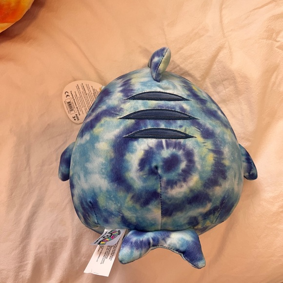 Squishmallows Luther The 8' Blue Tie Dye Tiger Shark - Picture 2 of 6